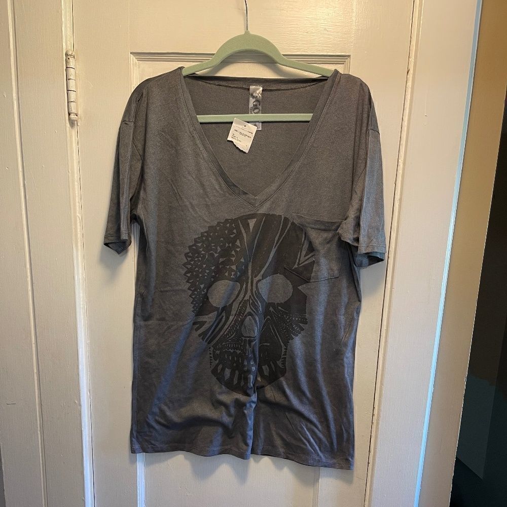 Go Couture Skull Top NWT